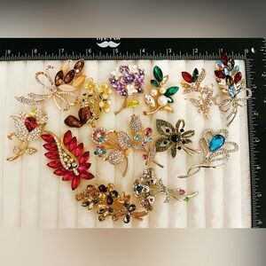 14Pcs Vintage Style Rhinestone Crystal Flower Brooch Lot Mixed Colors Gold Tone
